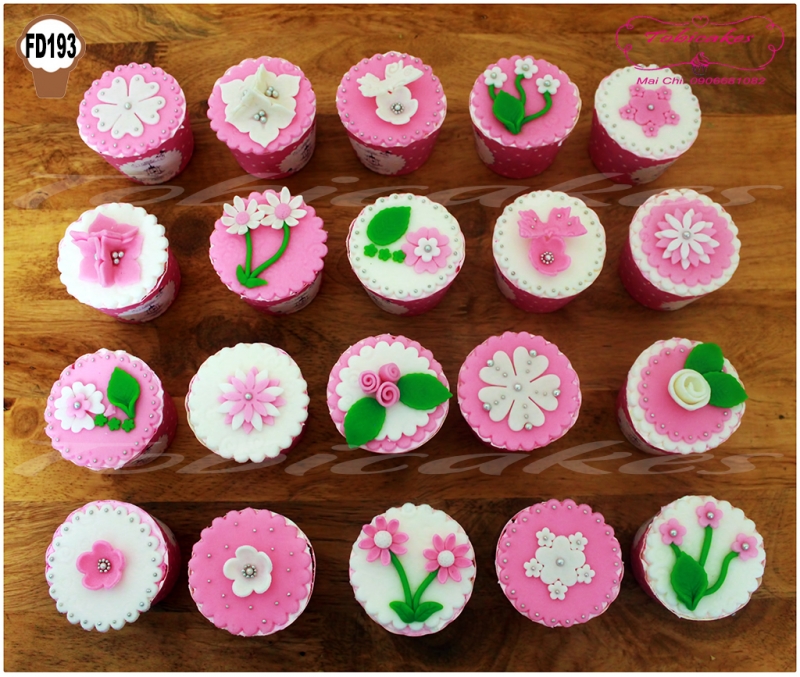 CUPCAKES CHỦ ĐỀ HOA